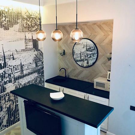 Vip Apartment History Лвив Екстериор снимка