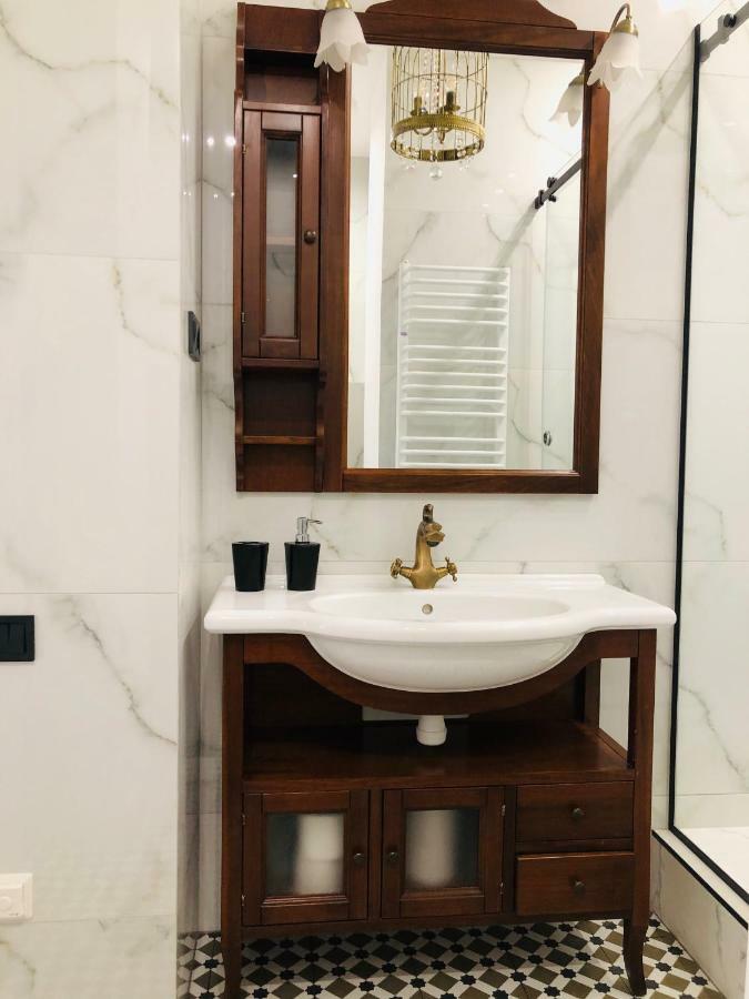 Vip Apartment History Лвив Екстериор снимка